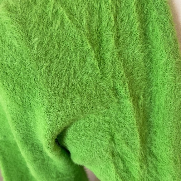 New Savage X Fenty Fluff It up Crop Top Bright Green Fluffy Fuzzy Sweater size L - Picture 5 of 8